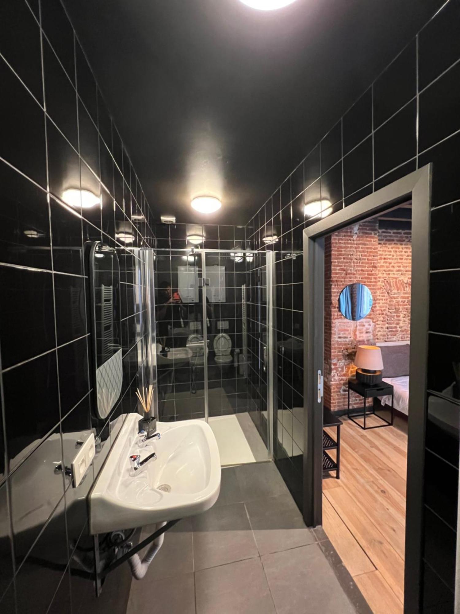 New Spacious Boutique Apartment's In The Center Of Apartment