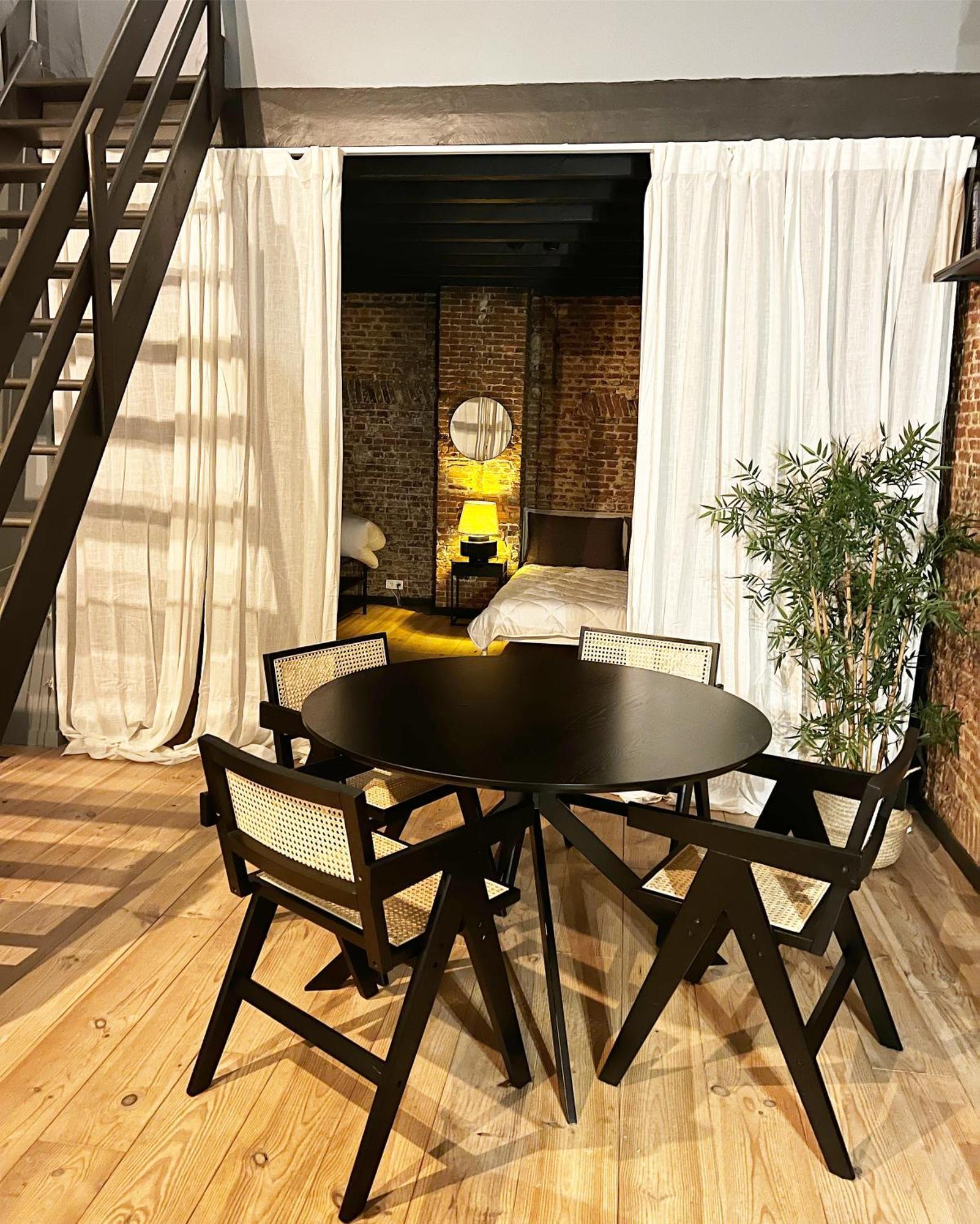 Apartment New Spacious Boutique Apartment's In The Center Of